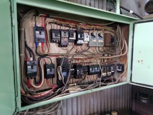 名古屋市南区でカバー付ナイフスイッチからノーヒューズブレーカーへ切替電気工事