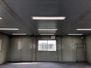 愛知県弥富市の屋外資材置き場オフィスにて分電盤の取付電気工事