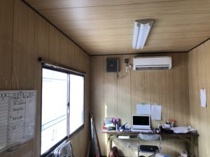 名古屋市中川区の仮設現場にて仮設電源撤去による分電盤の取外し電気工事