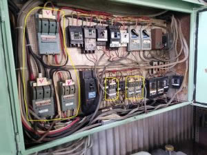 カバー付ナイフスイッチ 電気工事 施工事例 分電盤.COM